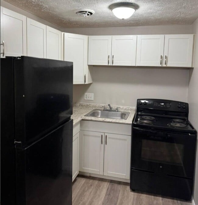 Photo - The Courtyard Apartments
