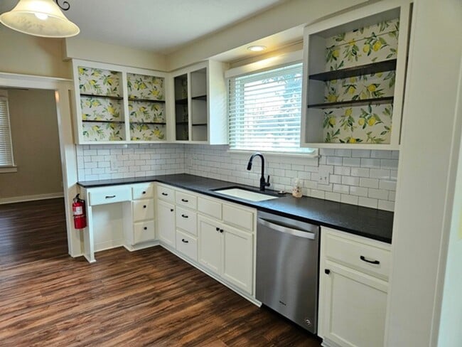 Photo - 4Bd/1Ba two story home - For viewing