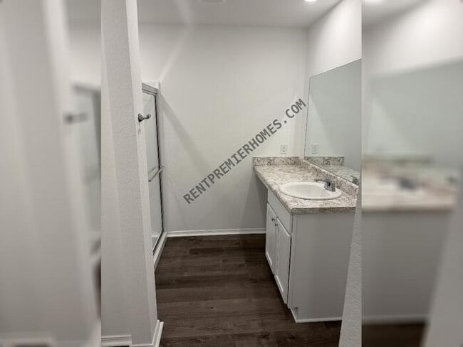 Photo - 102 Powder River Dr