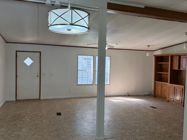 Building Photo - 4-Bedroom Home for Lease | Benton, LA 7100...