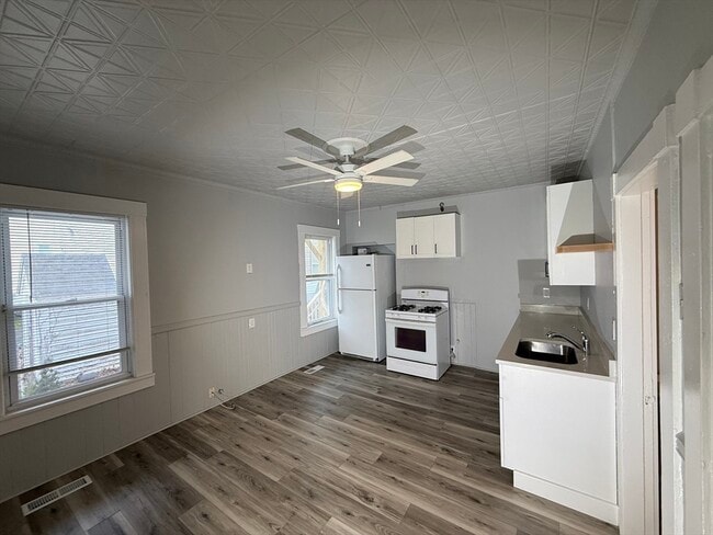 Photo - 227 White St Unit F1-R