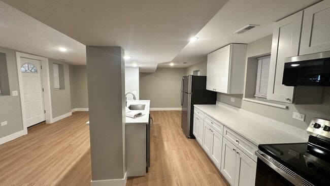 Building Photo - 1429 N Fairfield Ave Unit G