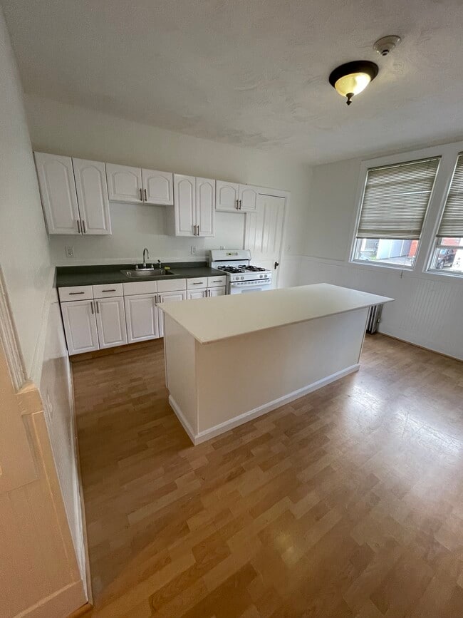 Photo - 112 Waterman St