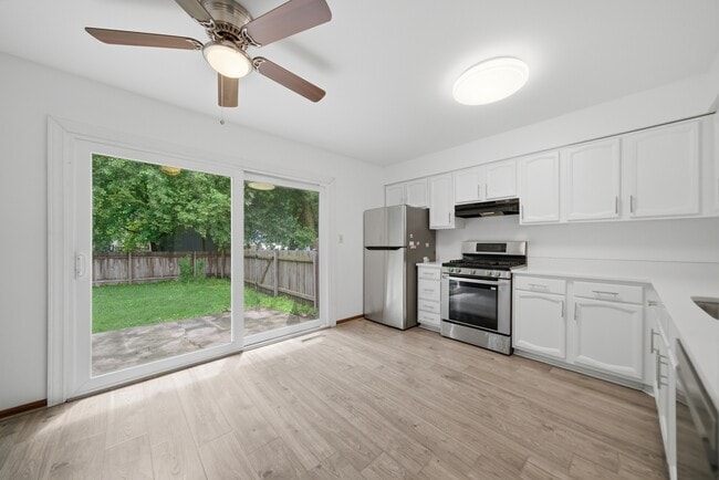 Photo - 152 Dunbar Ln