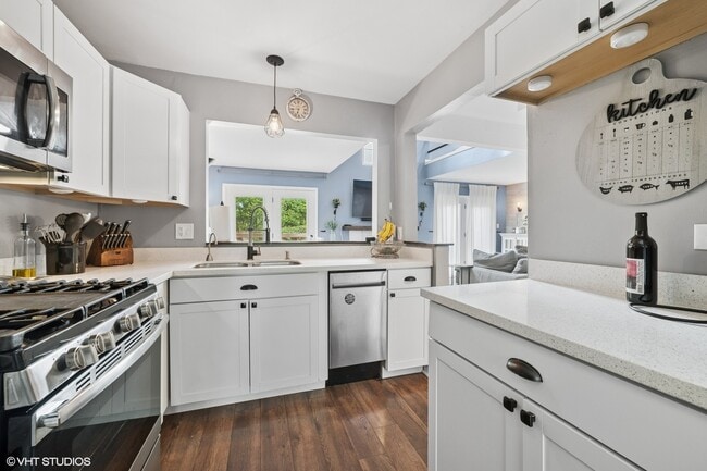 Photo - 627 Ascot Ln