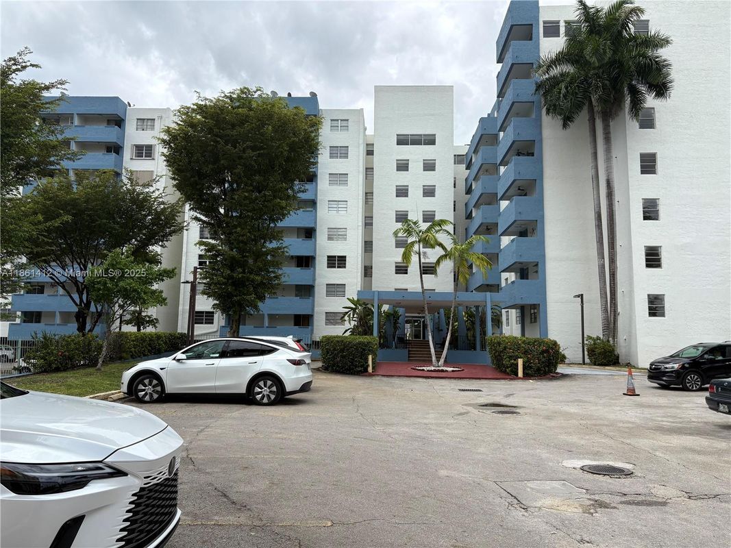 Photo - 5050 NW 7th St