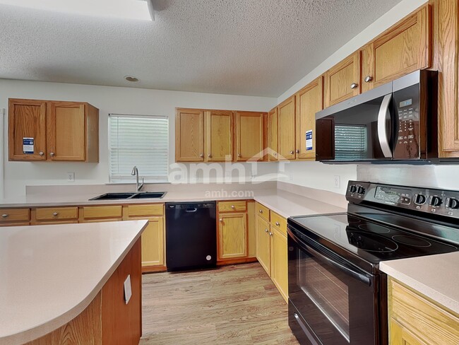 Photo - 1065 Meadowbrook Ln SW