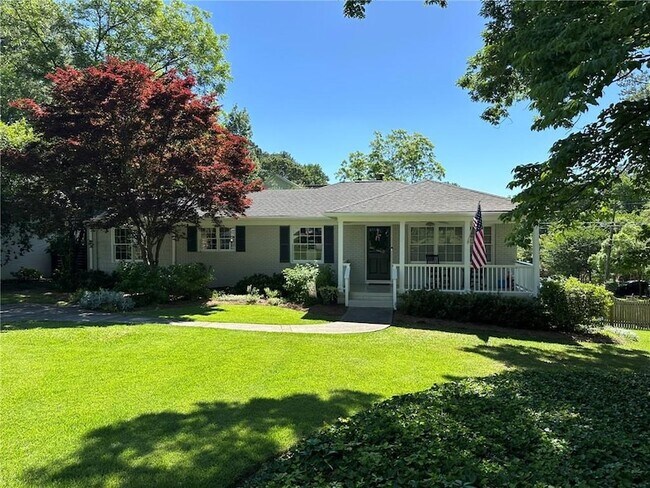 Photo - 2497 Thompson Rd NE