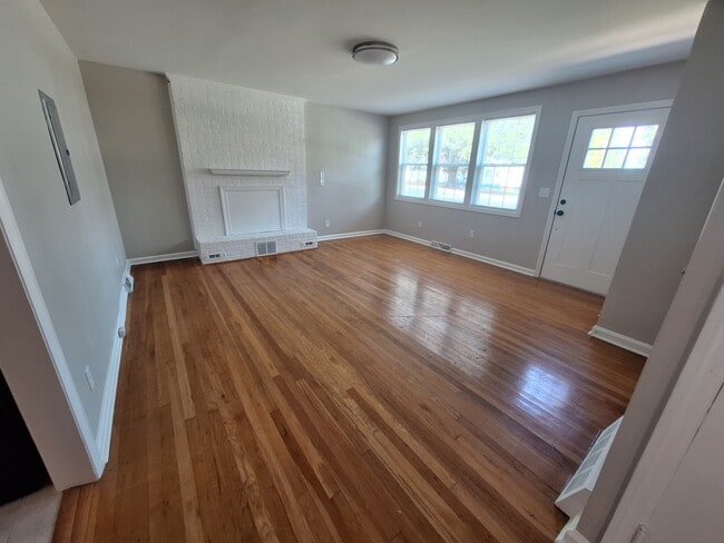 Photo - 700 Mial St