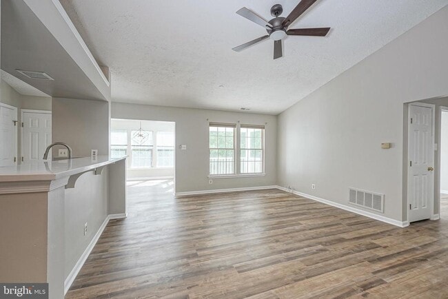Photo - 95 Eldon Way