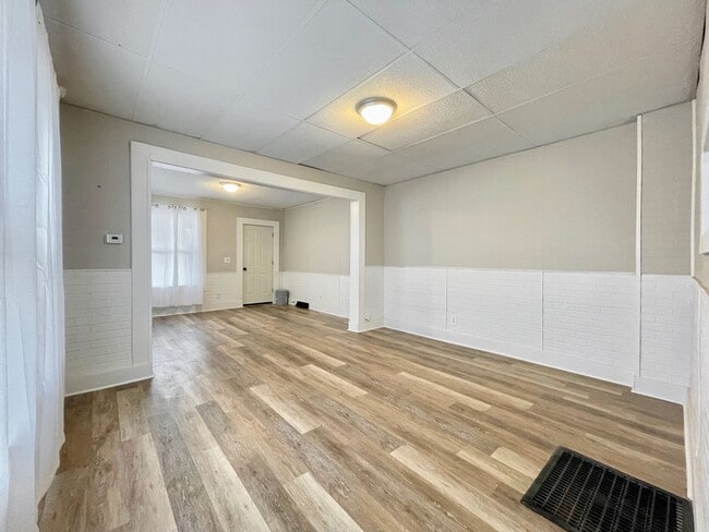Photo - 836 W Grand Ave Unit 836