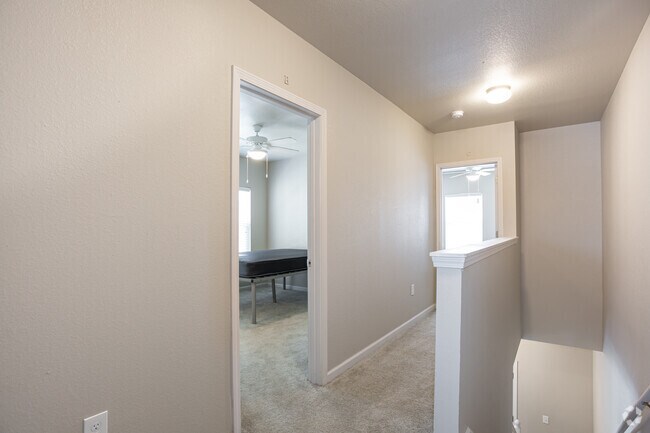 3BR, 3.5BA - 1329 SF
