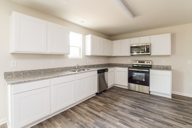 Photo - 1055 Manor Dr