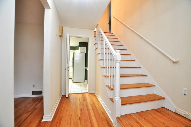 Photo - 19 Seneca Rd