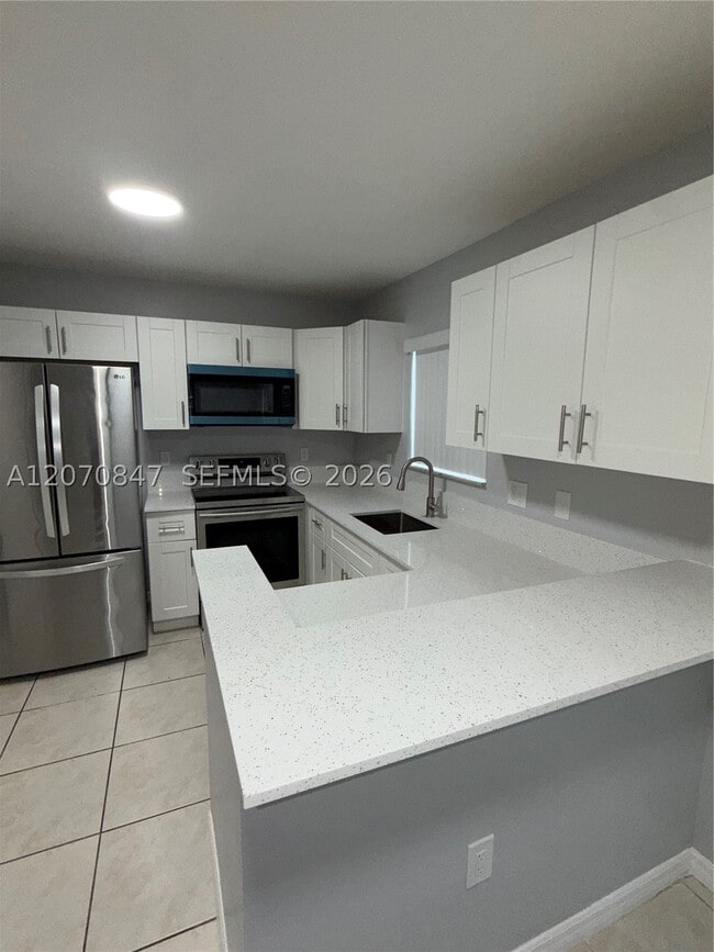 1261 SE 27th St Unit 101