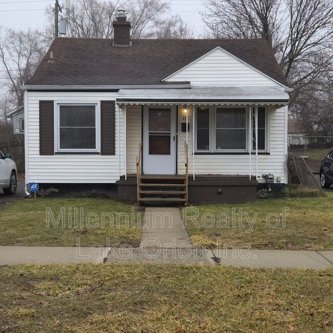 Building Photo - 353 South Blvd W