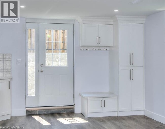 Photo - 550 Rush Meadow Crescent