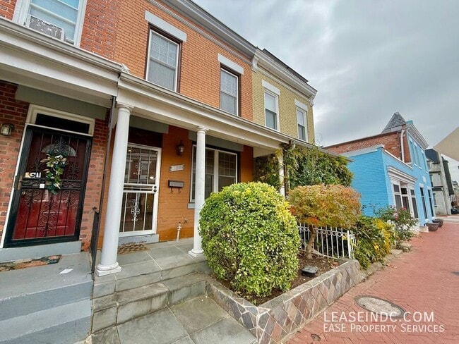 Building Photo - 2011 4th St NW Unit NW