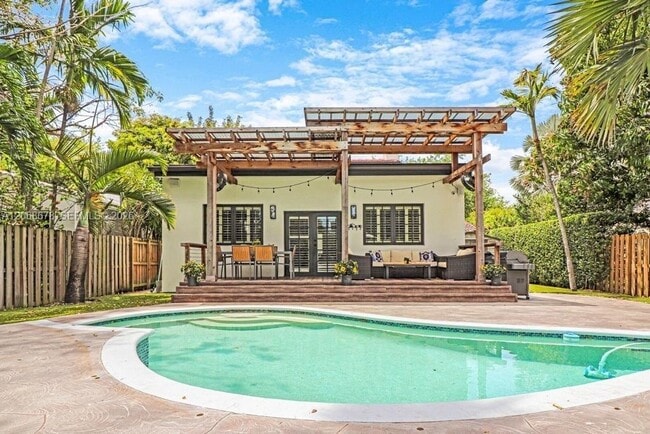 Photo - 111 SW 29th Rd