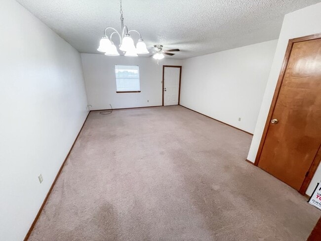 Photo - Spacious 2 Bedroom Apartment Available in Hobbs
