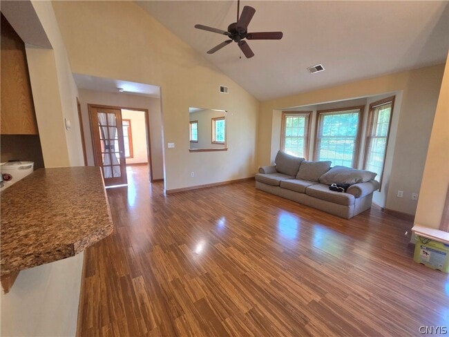 Photo - 1208 Greymoor Way