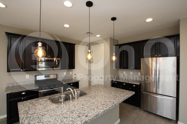 Building Photo - 17120 N 9th Pl Rental