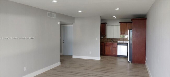 Photo - 7410 SW 82nd St Unidad K408