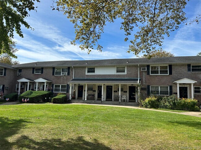 Photo - 82-34 Langdale St Unit 142A