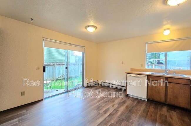 Photo - 1322 Maple St Unit B