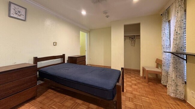 Photo - 7975 Booker St