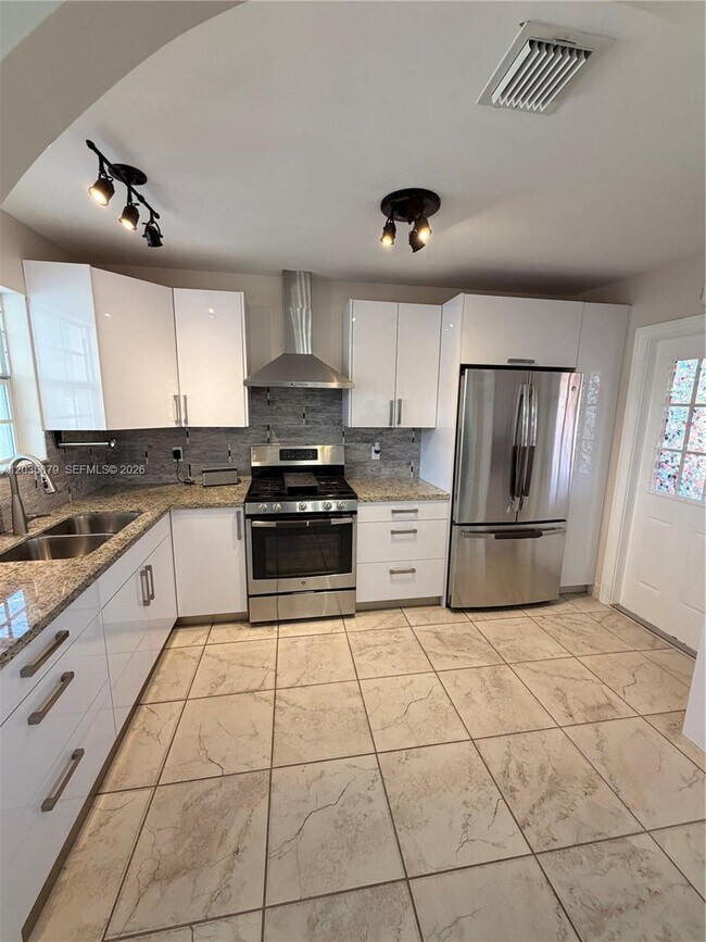 Photo - 7751 NW 32nd St