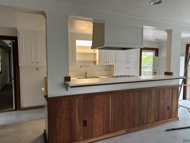 Photo - 1127 Round Hill Dr