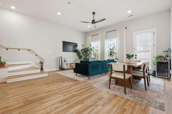 Photo - 5825 Francis Oak Ln