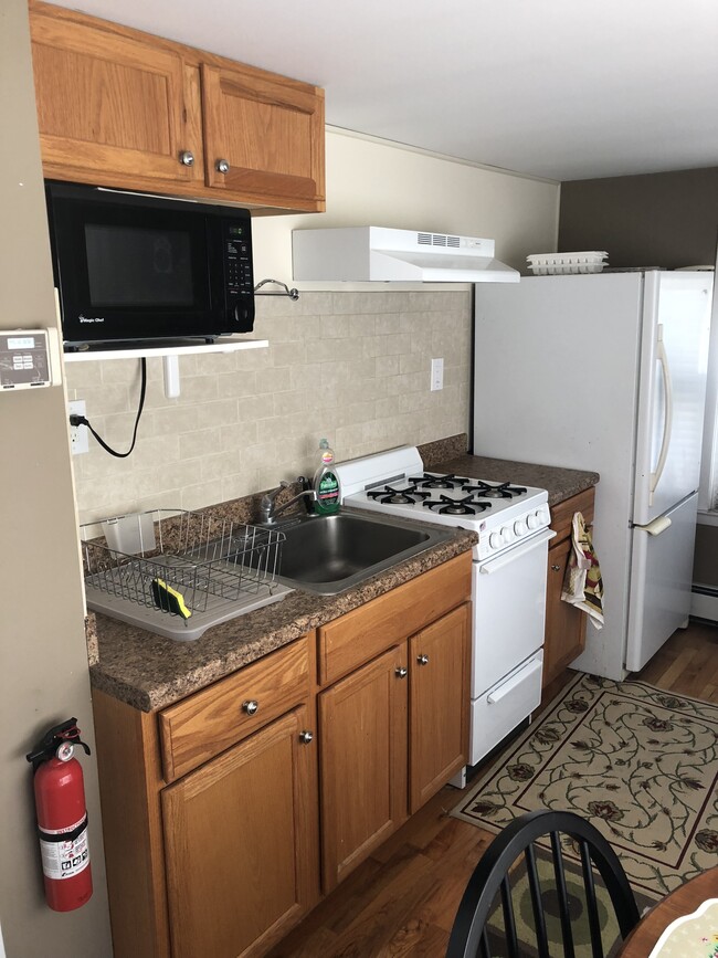 Building Photo - 10 Crestwood Dr Unit 1 Rental
