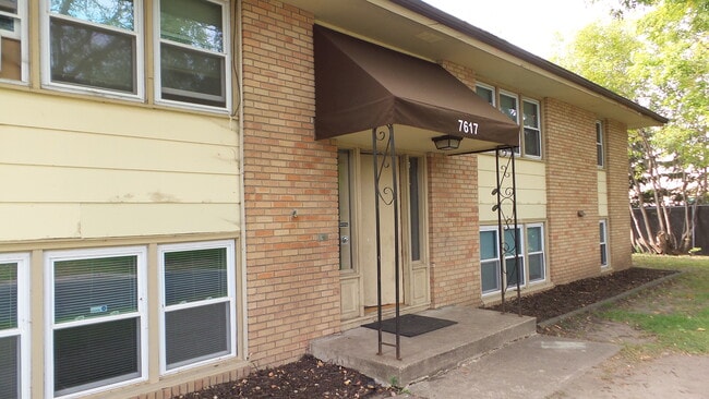 Front entrance - 7617 69th ave N Apartments Unit #2