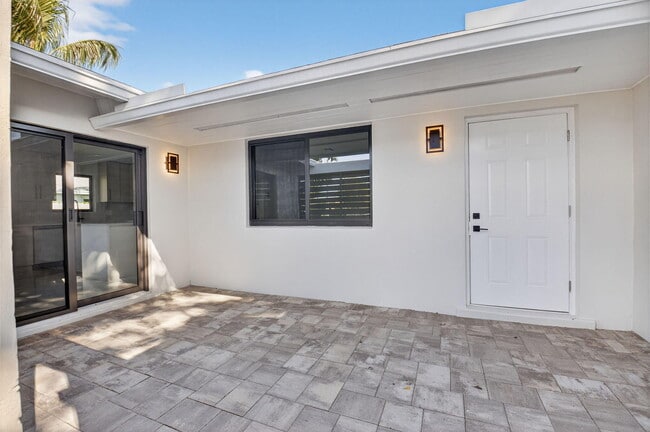 Photo - 513 Lindell Blvd