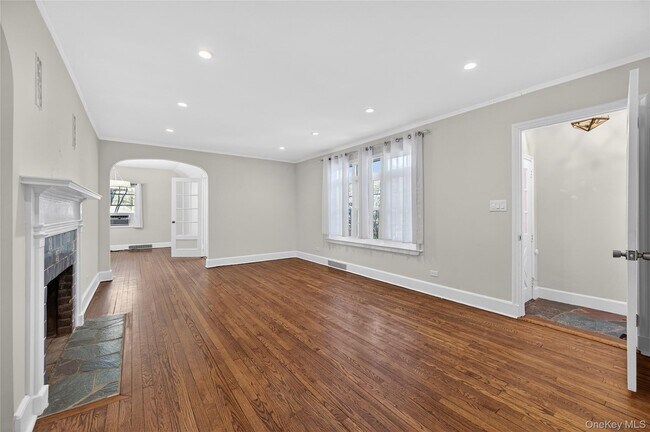 Photo - 108 La Rue Dr