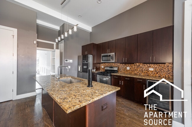 Photo - 1008 W Lake St Unit 2