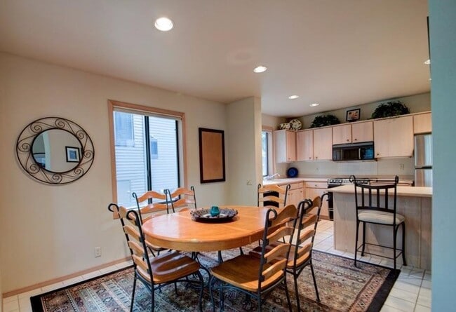 Photo - Fully Furnished Eaglewood Condo in Sunriver – Pool, Golf & Trails at Your Doorstep