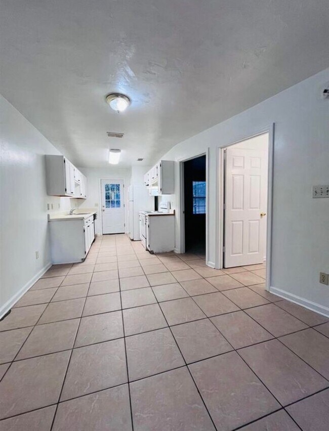 Photo - 1285 Rumba Ln Unit B