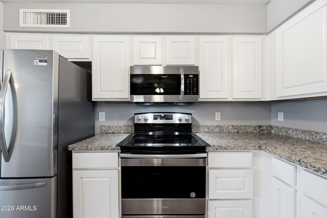 Photo - 1506 W 2nd St