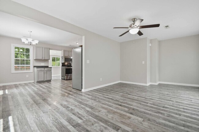 Photo - Pet Friendly Three Bedroom!