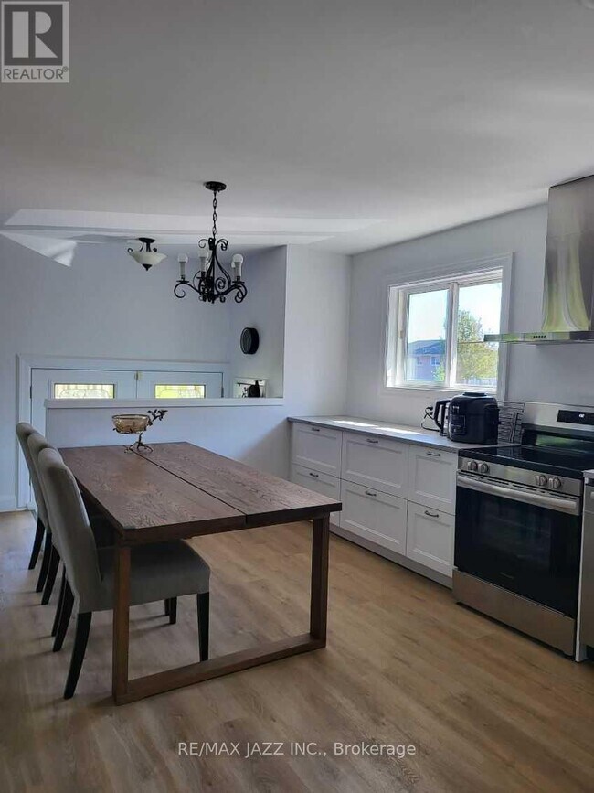 Photo - 382 Elmridge St