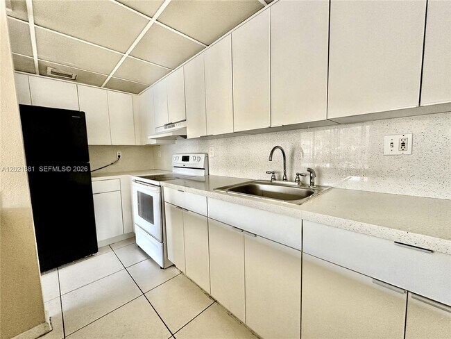 Photo - 17650 NW 68th Ave Unit A2005