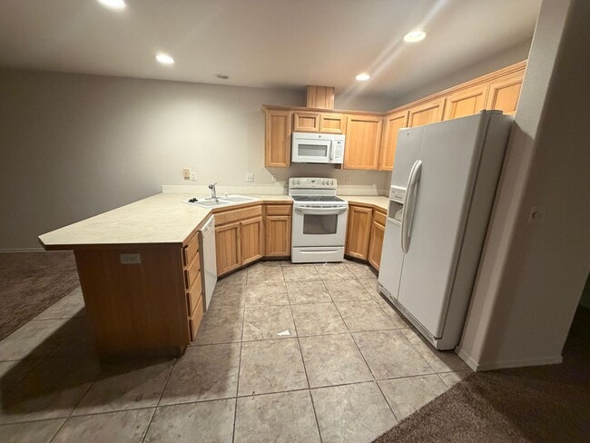 Photo - New carpet + Paint! 2 bed|2.5 bath + bonus room townhome
