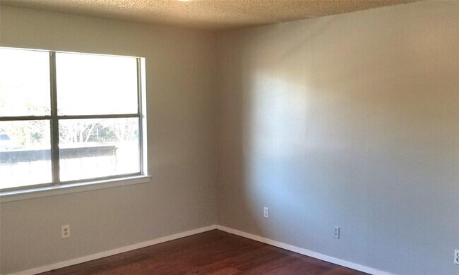 Photo - 1907 West Loop Unit A