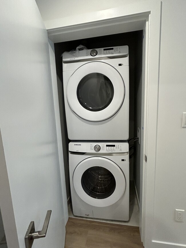 Photo - 13858-13108 108 Ave