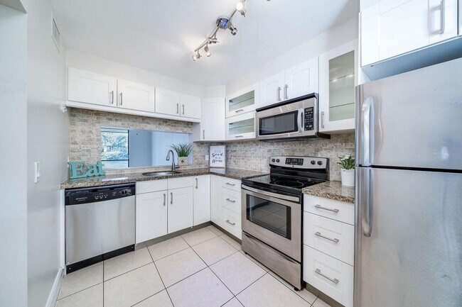 Building Photo - 1238 S Military Trail Unit 1211 Rental