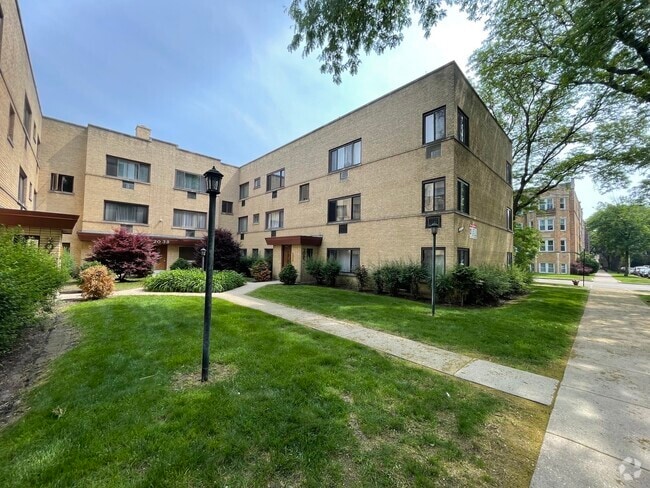 Building Photo - 2032 W Jarvis Ave Unit 1B Rental