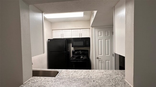 Building Photo - 7315 Brompton St Unit 127B